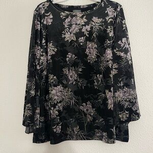 NWT Women The Limited Collection Peony Burnout black / lilac Velvet Blouse XL
